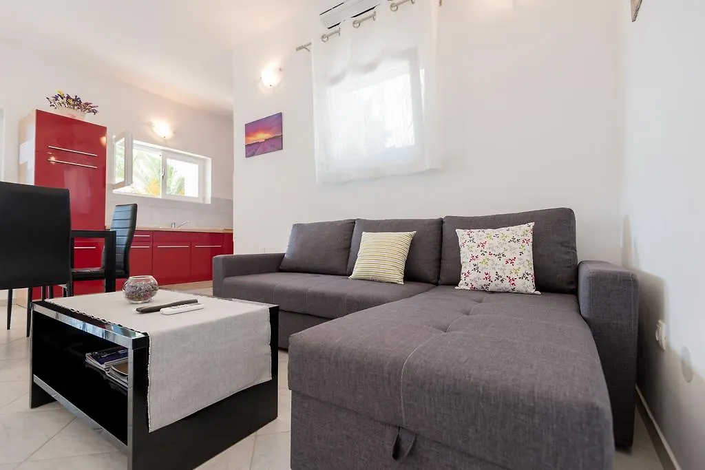 Apartment Rita Preko 0*,  Croatia