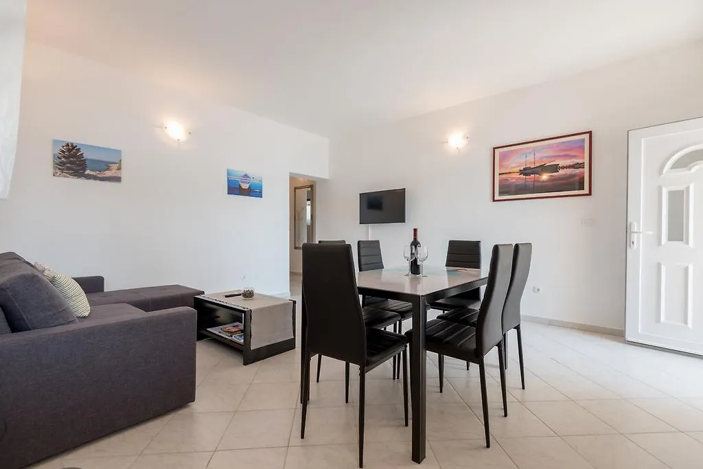 Apartment Rita Preko Hırvatistan